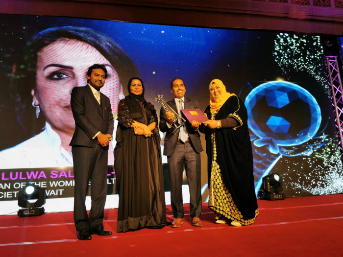 ناشطة اجتماعية كويتية تفوز بجائزة العالم الإسلامي «رانيا»